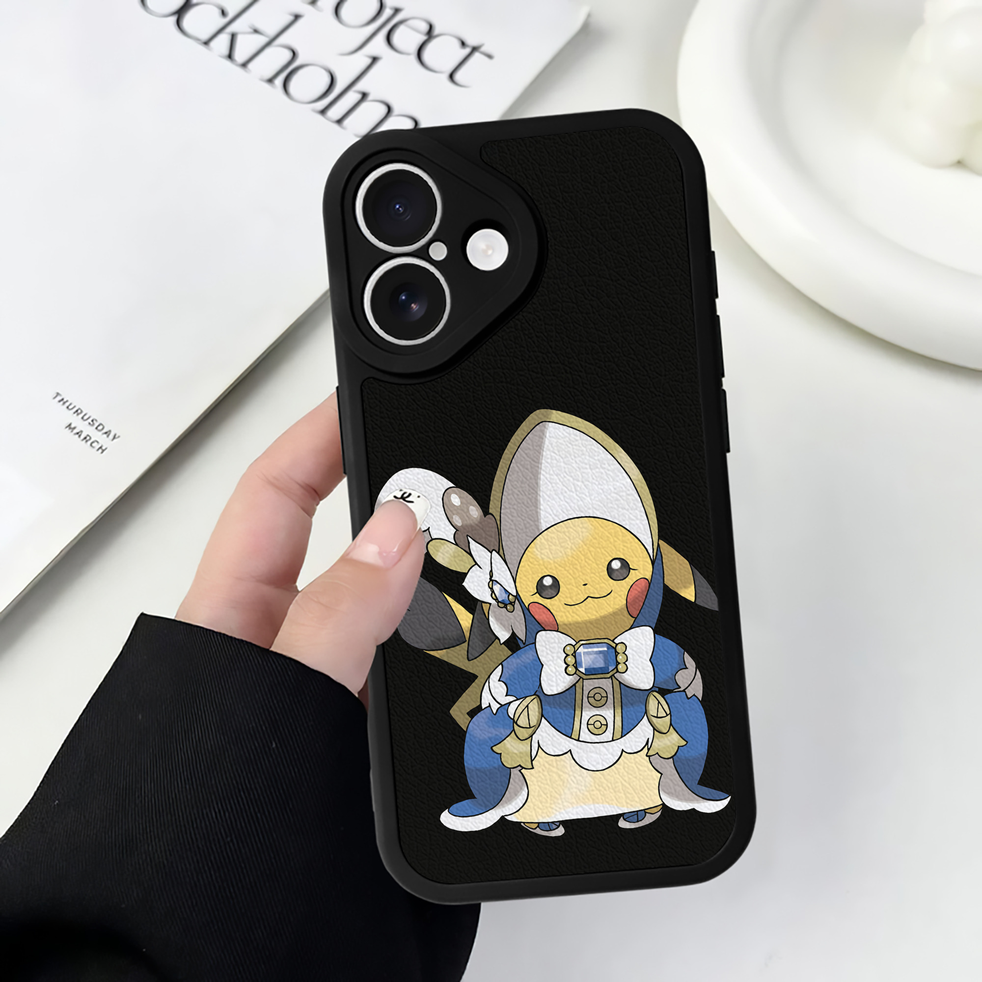 （画像用） ポケットモンスター Pokémon 【iPhone 16シリーズ対応】シリコンスマホケース（レザー調） 材質：シリコン